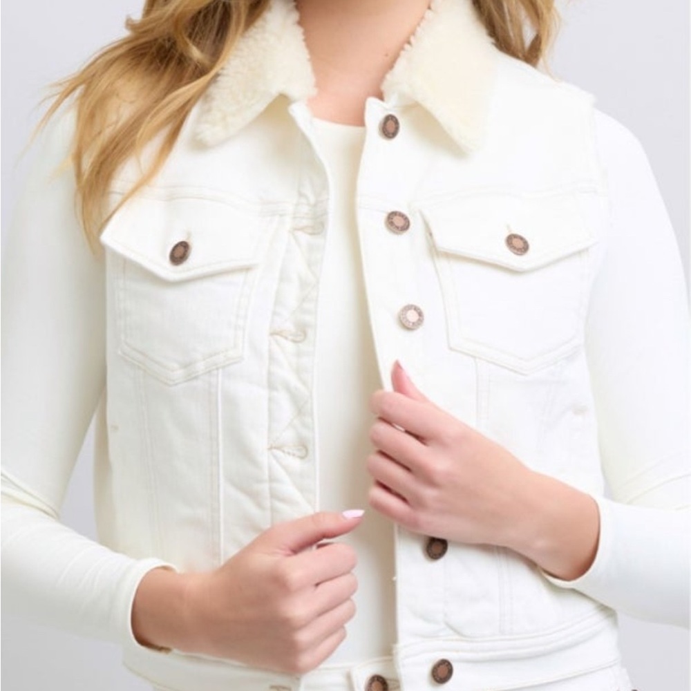 Women's Judy Blue White Shearling Vest Small NWT